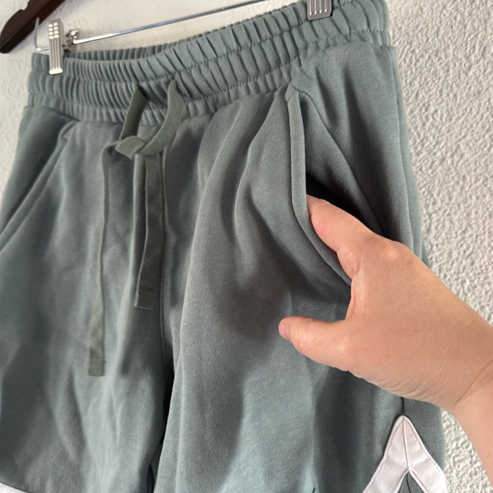 PUMA Fleece Dolphin Hem Shorts Small Green White Striped Athleisure Streetwear - Picture 5 of 15
